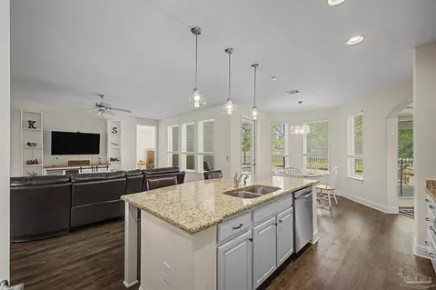 Kitchen - 8000 Silver Maple Dr, Milton, FL 32583 photo 4 of 7