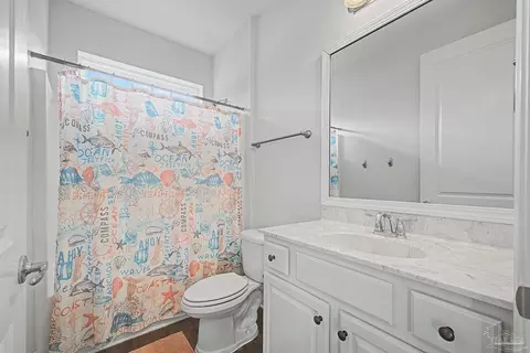 Bath - 8000 Silver Maple Dr, Milton, FL 32583 photo 2 of 3