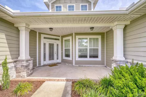 Exterior - 8000 Silver Maple Dr, Milton, FL 32583 photo 4 of 18