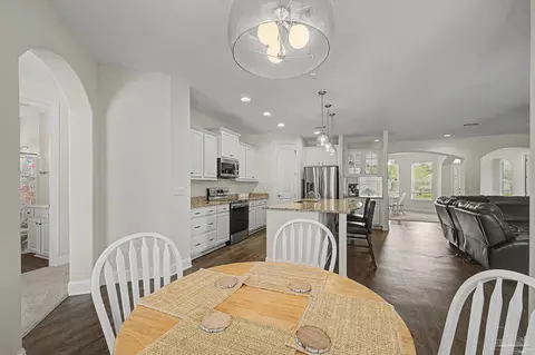 Dining - 8000 Silver Maple Dr, Milton, FL 32583 photo 2 of 2