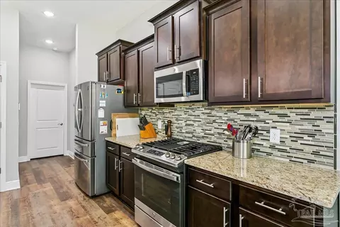 Kitchen - 6030 Deborah Ln, Milton, FL 32570 photo 3 of 5