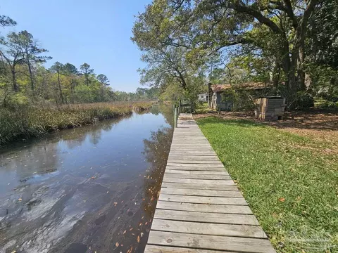 5765 Windover St, Milton, FL 32583 photo 5