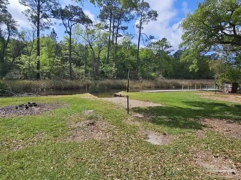 5765 Windover St, Milton, FL 32583 photo 2