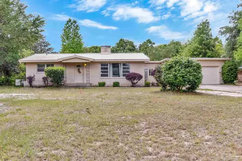 621 Parker Cir, Pensacola, FL 32504