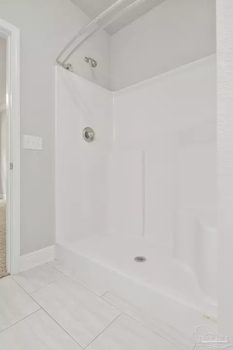 Bath - 5402 Parkside Dr, Pace, FL 32571 photo 3 of 8