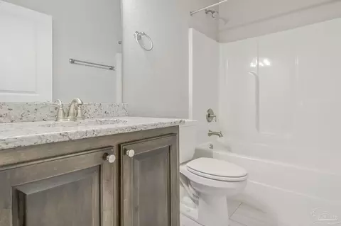 Bath - 5402 Parkside Dr, Pace, FL 32571 photo 4 of 8
