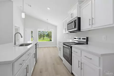 Entry Way - 9601 Permenter Rd, Milton, FL 32583 photo 3 of 4