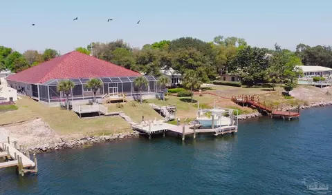 14055 14057 Canal Dr, Pensacola, FL 32507
