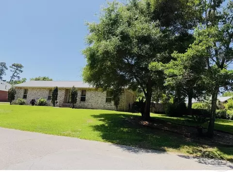305 Shiloh Dr, Pensacola, FL 32503
