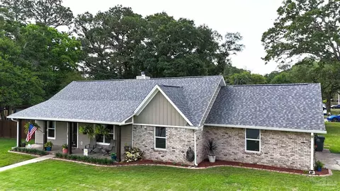 577 Bobwhite Ct, Pensacola, FL 32514