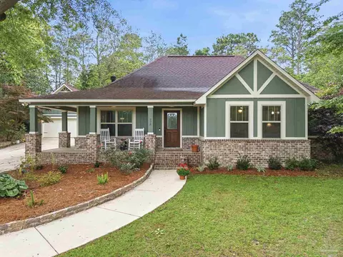 978 Candy Ln, Cantonment, FL 32533