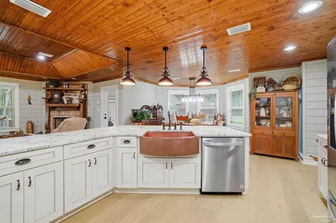 Kitchen - 978 Candy Ln, Cantonment, FL 32533 photo 3 of 4