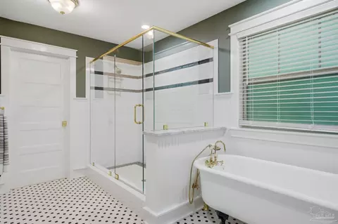 Bath - 978 Candy Ln, Cantonment, FL 32533 photo 3 of 4