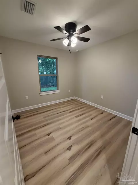 Bedroom - 4490 Oak Ln, Milton, FL 32570 photo 2 of 2
