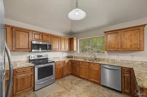Kitchen - 5461 Tucker Cir, Pace, FL 32571 photo 3 of 7