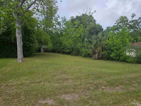 2414 W Yonge St, Pensacola, FL 32505
