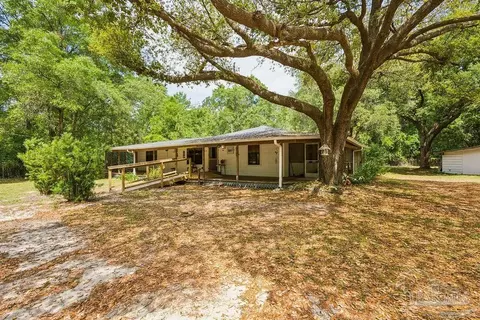 8938 Pioneer Rd, Holt, FL 32564