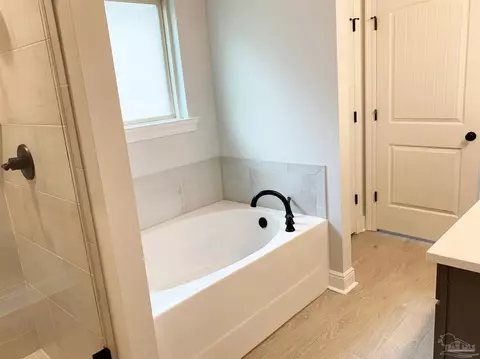 Bath - 4846 Turtledove St 19 E #19-E ( ), Pace, FL 32571 photo 2 of 2
