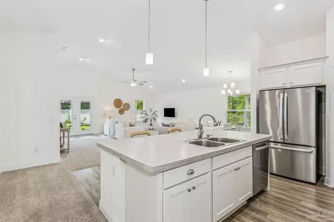 5072 Tarpon Ave, Gulf Breeze, FL 32563