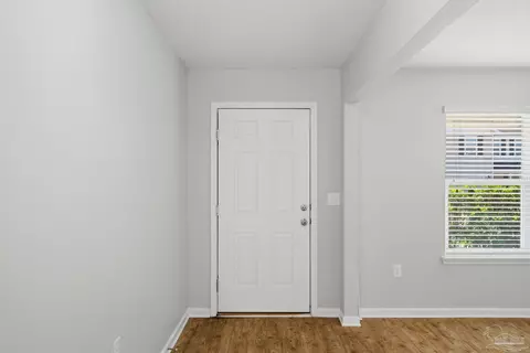 Entry Way - 5881 Bay Tree Ct, Milton, FL 32570 photo 1 of 6