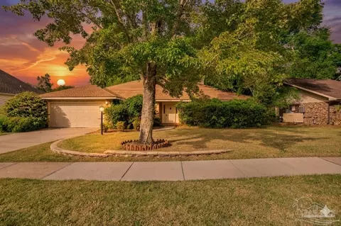 2251 Oxford Dr, Pensacola, FL 32503