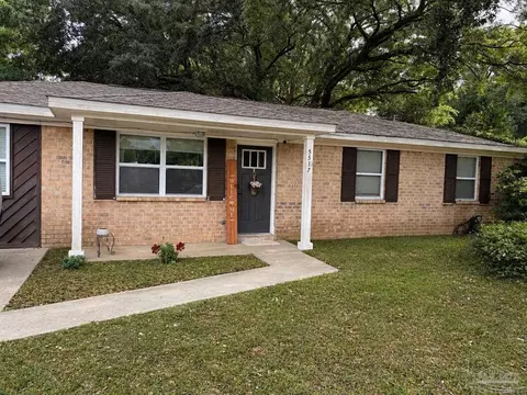 5517 Woodcrest Dr, Milton, FL 32583