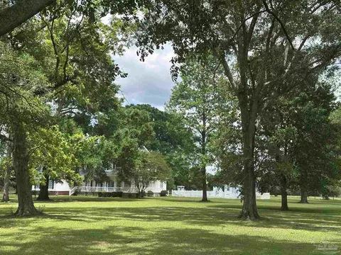 Exterior - 5168 Beck Ave, Jay, FL 32565 photo 19 of 23