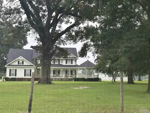 Exterior - 5168 Beck Ave, Jay, FL 32565 photo 20 of 23