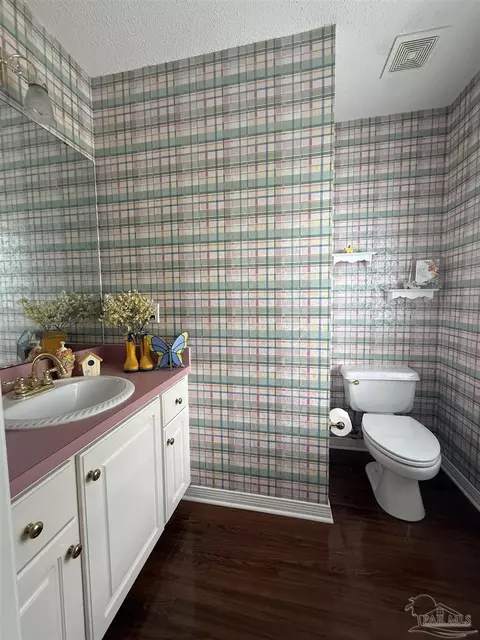 Bath - 5168 Beck Ave, Jay, FL 32565 photo 9 of 9