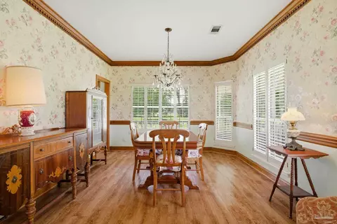 Dining - 5168 Beck Ave, Jay, FL 32565 photo 4 of 4