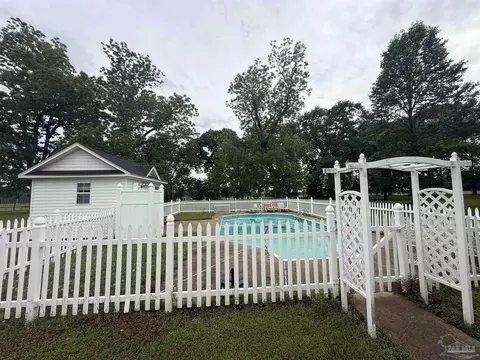 Exterior - 5168 Beck Ave, Jay, FL 32565 photo 9 of 23