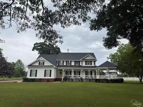 Exterior - 5168 Beck Ave, Jay, FL 32565 photo 6 of 23