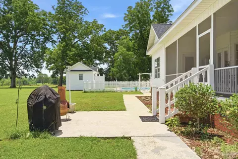 Exterior - 5168 Beck Ave, Jay, FL 32565 photo 15 of 19