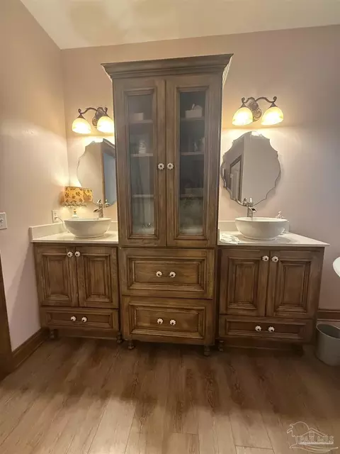Bath - 5168 Beck Ave, Jay, FL 32565 photo 2 of 9