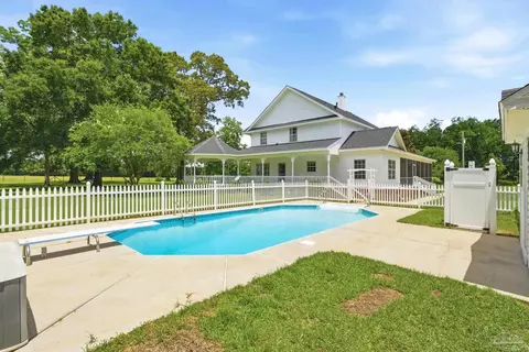 Exterior - 5168 Beck Ave, Jay, FL 32565 photo 9 of 19