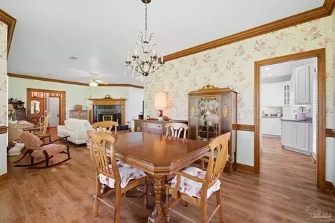 Dining - 5168 Beck Ave, Jay, FL 32565 photo 3 of 4