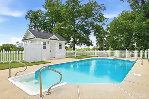 Exterior - 5168 Beck Ave, Jay, FL 32565 photo 8 of 19