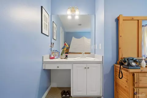 Bath - 5168 Beck Ave, Jay, FL 32565 photo 7 of 10