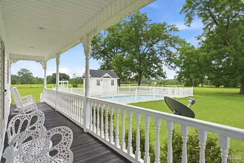 Exterior - 5168 Beck Ave, Jay, FL 32565 photo 5 of 19