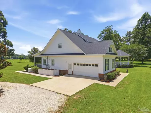 Exterior - 5168 Beck Ave, Jay, FL 32565 photo 18 of 19