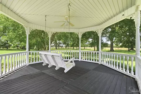 Exterior - 5168 Beck Ave, Jay, FL 32565 photo 4 of 19