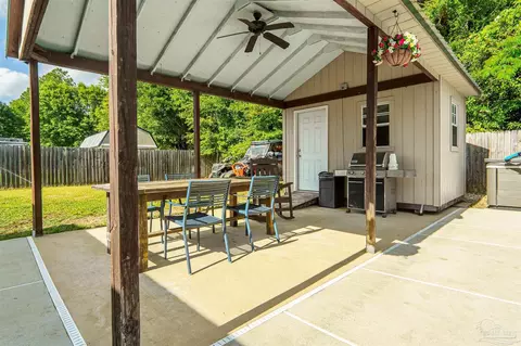 Exterior - 5580 Madelines Way, Pace, FL 32571 photo 5 of 8