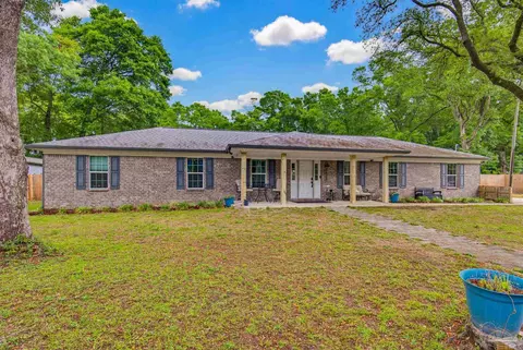 6628 Hinote St, Milton, FL 32570