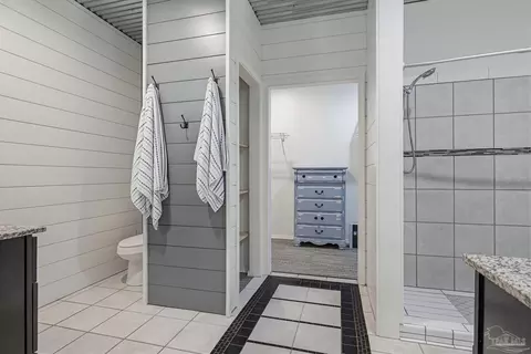 Bath - 1660 Annie Penton Rd, Jay, FL 32565 photo 3 of 6