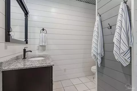 Bath - 1660 Annie Penton Rd, Jay, FL 32565 photo 4 of 6
