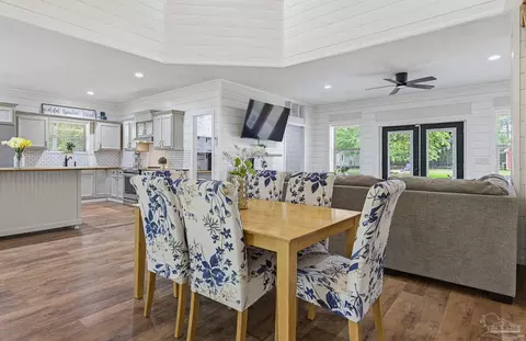 Dining - 1660 Annie Penton Rd, Jay, FL 32565 photo 1 of 5