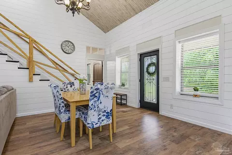 Dining - 1660 Annie Penton Rd, Jay, FL 32565 photo 3 of 5