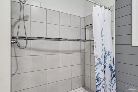 Bath - 1660 Annie Penton Rd, Jay, FL 32565 photo 6 of 6