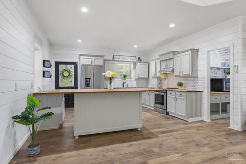 Kitchen - 1660 Annie Penton Rd, Jay, FL 32565 photo 5 of 5