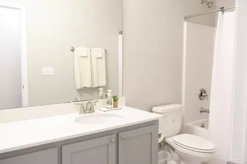 Bath - 5361 Parkside Dr, Pace, FL 32571 photo 1 of 2